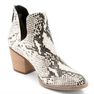 NEW Blondo Neda Waterproof Ankle Boot Beige Snake Print
